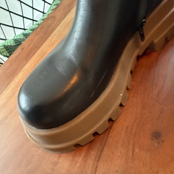 Alias Mae ◡̈ Donni Lug Sole Black Leather Boots - Picture 11 of 15